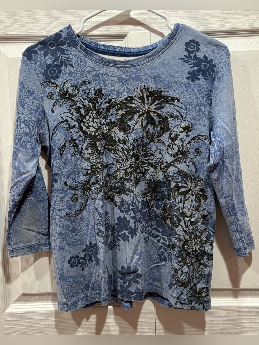 NICOLE MILLER Women’s Y2K Floral Grunge 3/4 Sleeve Tee Shirt Top - blue, size S
